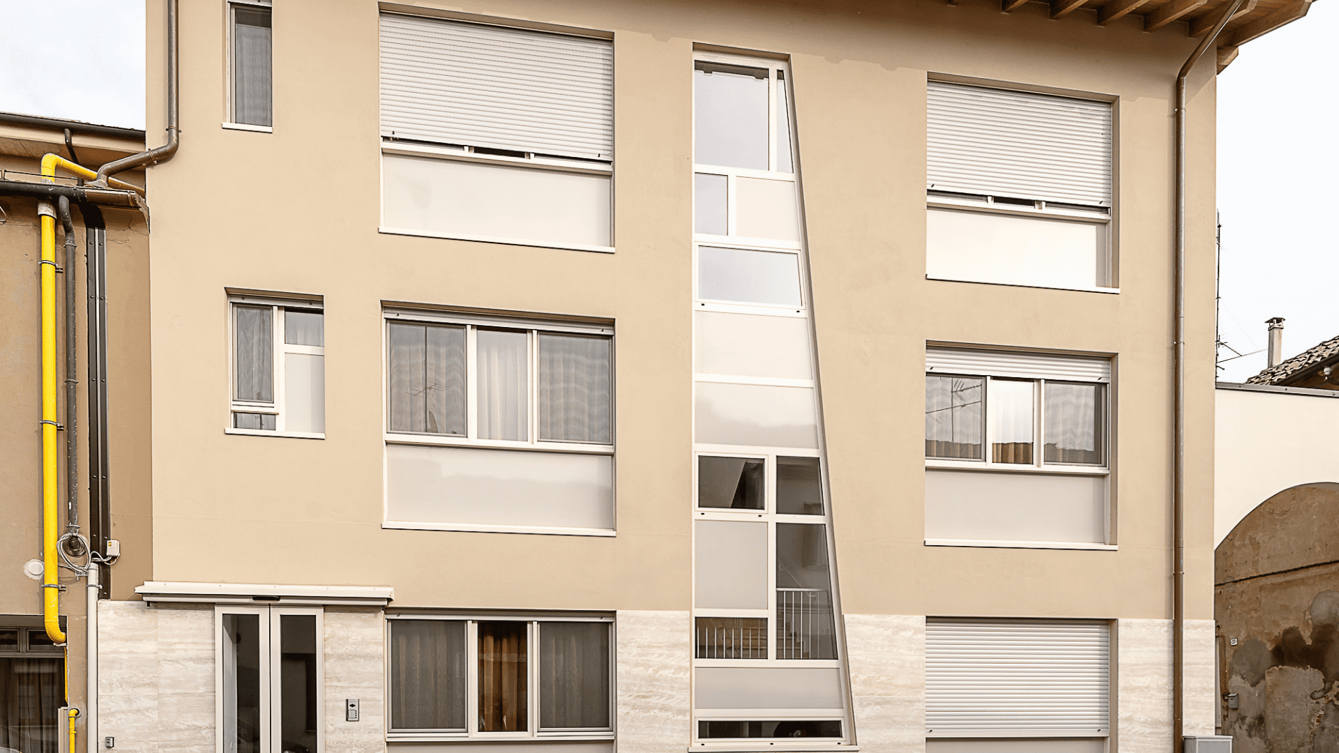 Progettazione arredi mini alloggi appartamenti protetti Pavia